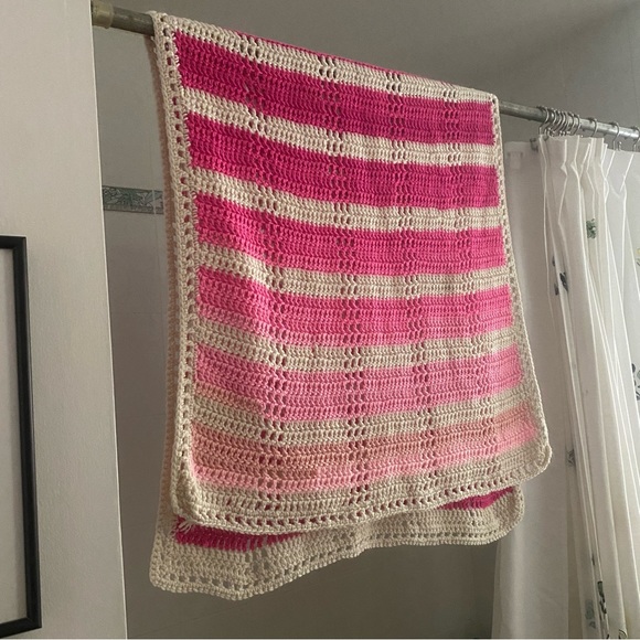 Vintage Handmade pink striped afghan throw blanket perfect for little gi… - Picture 4 of 9